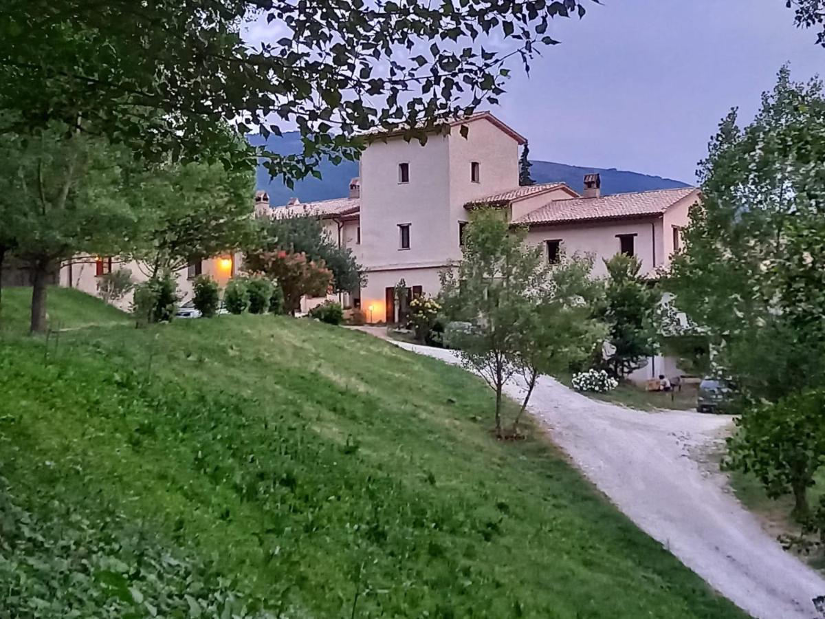 Agriturismo Il Covo Del Solengo Valtopina Eksteriør bilde